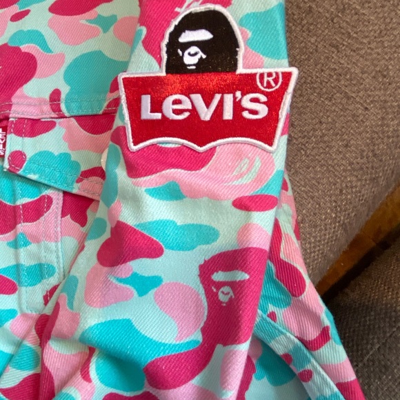 Bape x Levis Full Camo Trucker Jacket - Picture 3 of 7